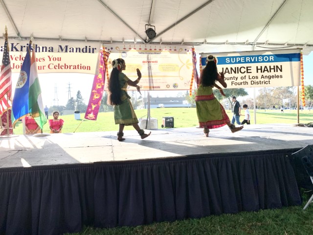 Performance by 2 (Small)